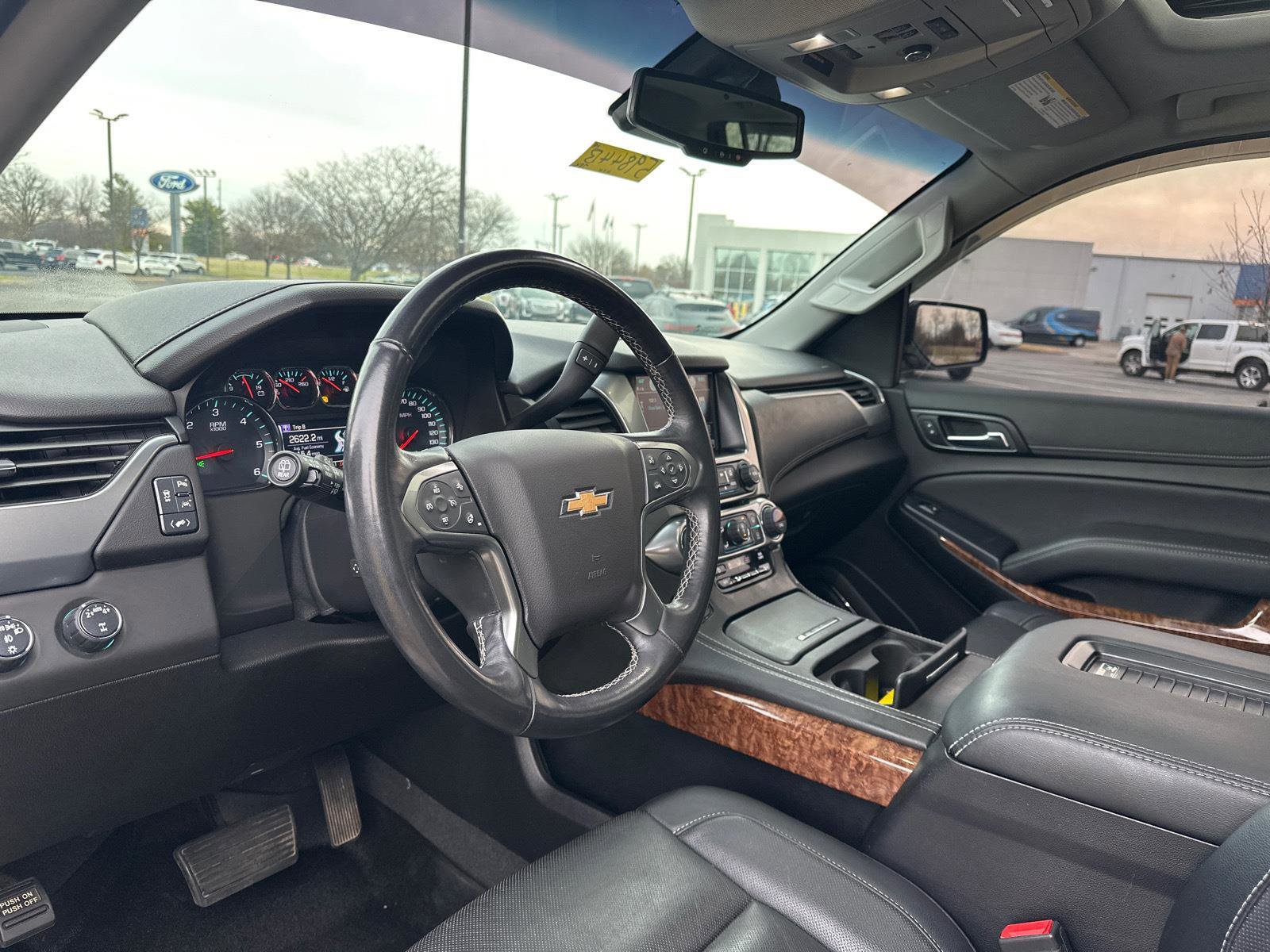 Used 2019 Chevrolet Suburban Premier image 33