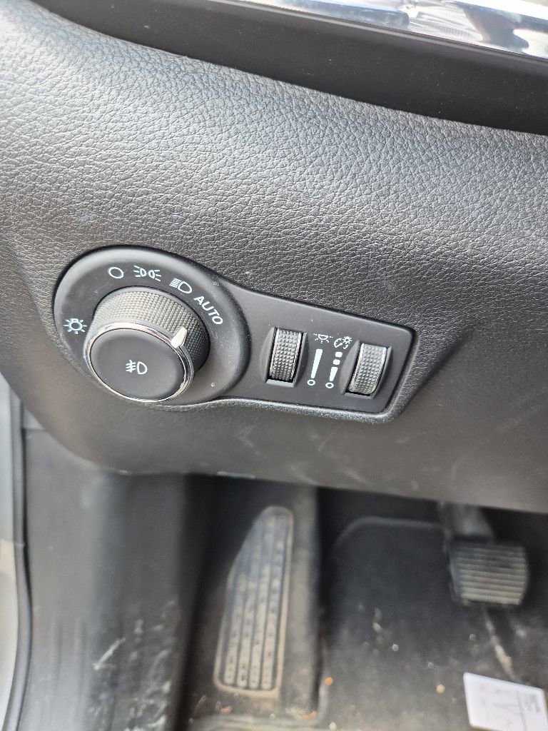 Used 2022 Jeep Compass Limited AWD/4WD image 7