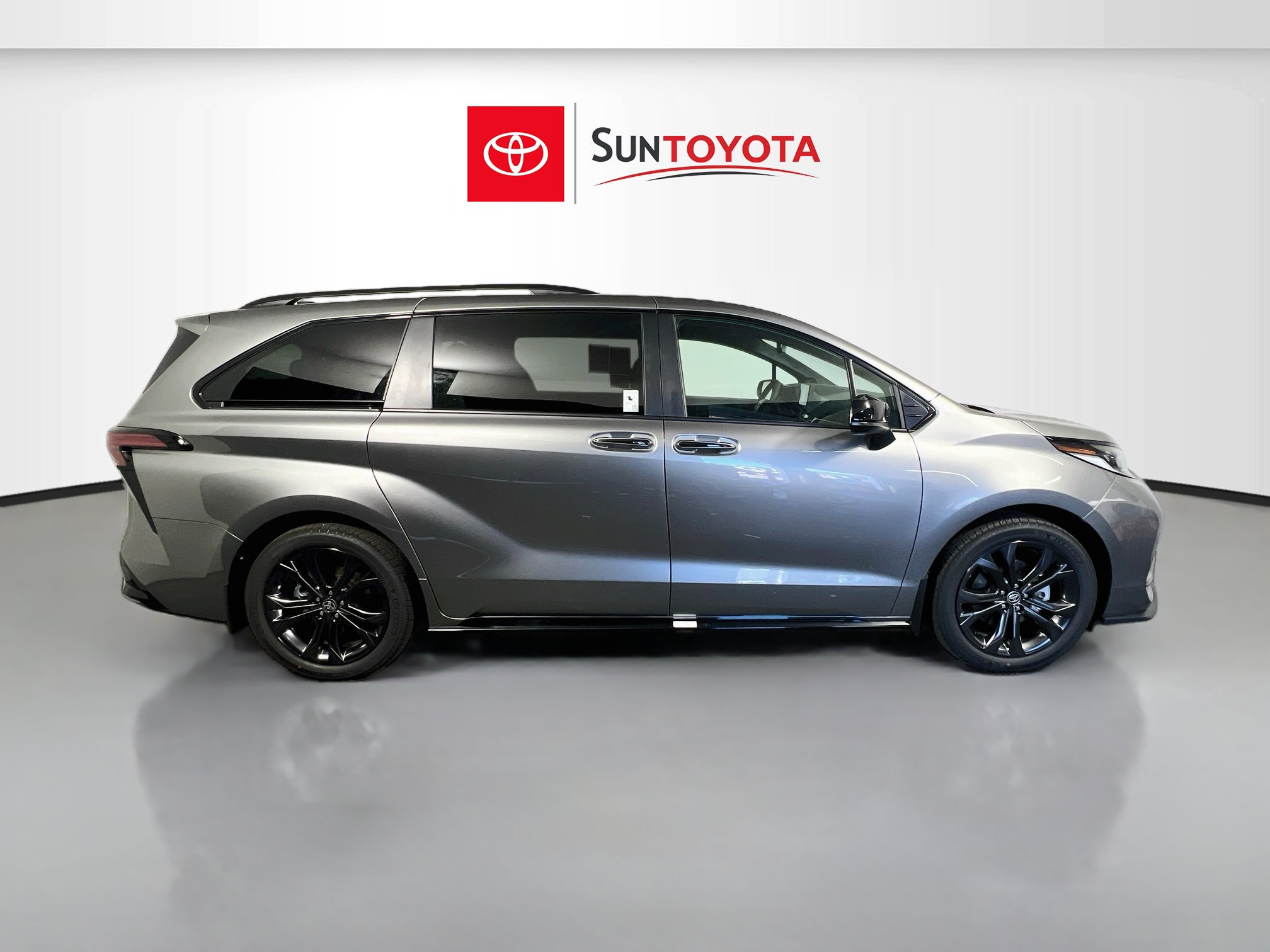 New 2026 Toyota Sienna XSE FWD image 2
