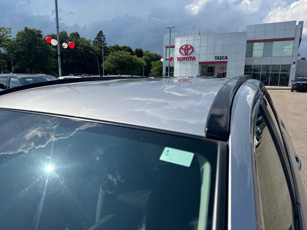 Used 2025 Toyota RAV4 XLE AWD/4WD image 45