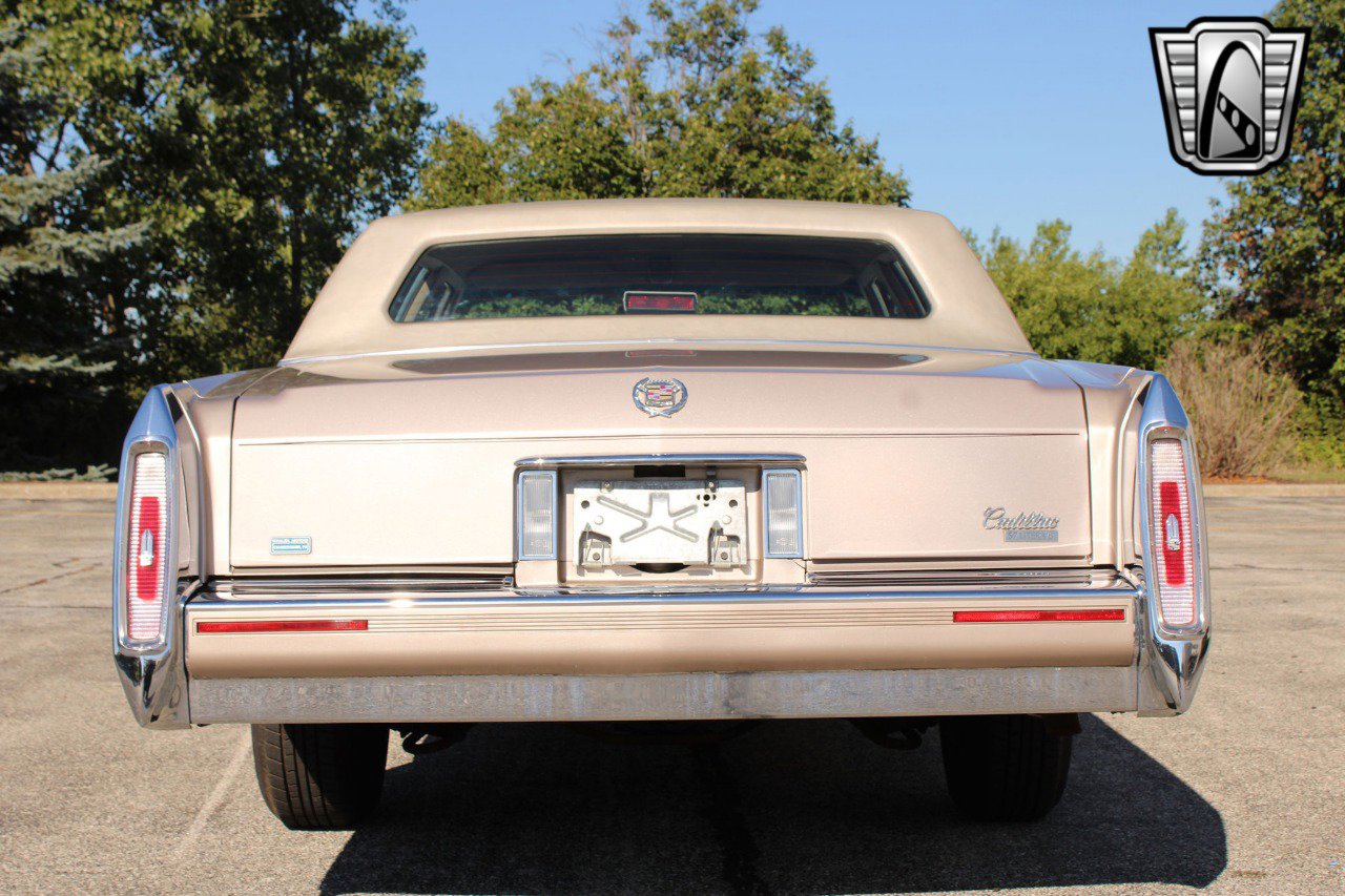 Used 1992 Cadillac Brougham image 6
