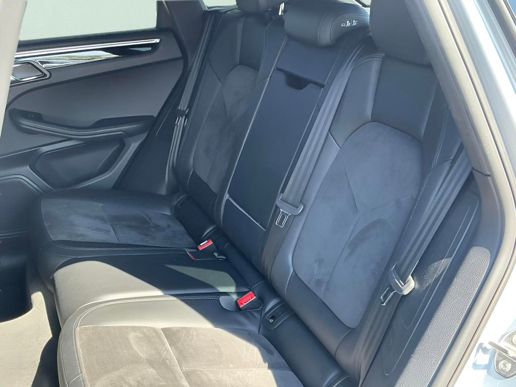 Used 2018 Porsche Macan Sport Edition image 27