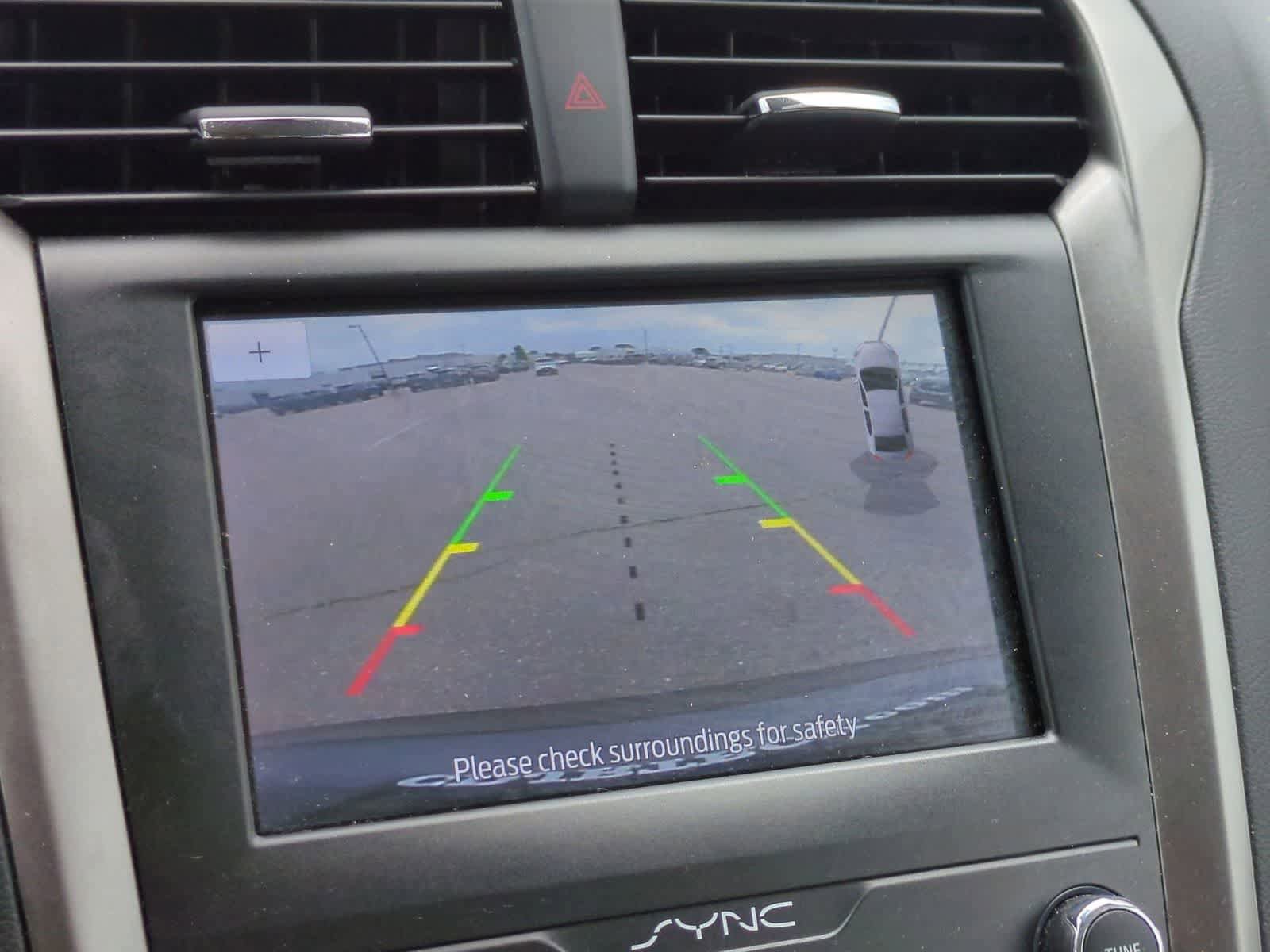 Used 2020 Ford Fusion SE FWD image 28