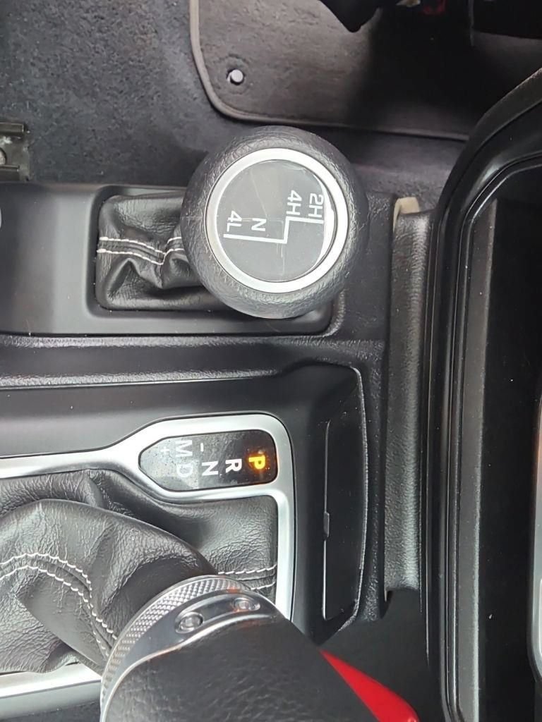 Used 2020 Jeep Gladiator Overland w/ LED Lighting Group AWD/4WD image 43