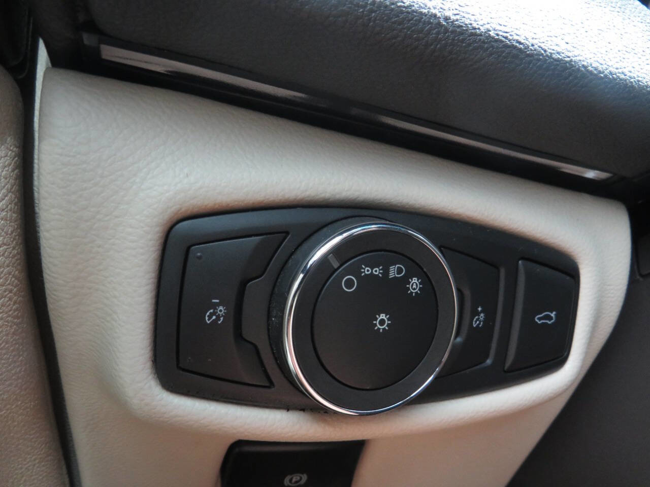 Used 2017 Lincoln MKZ Premiere FWD image 23