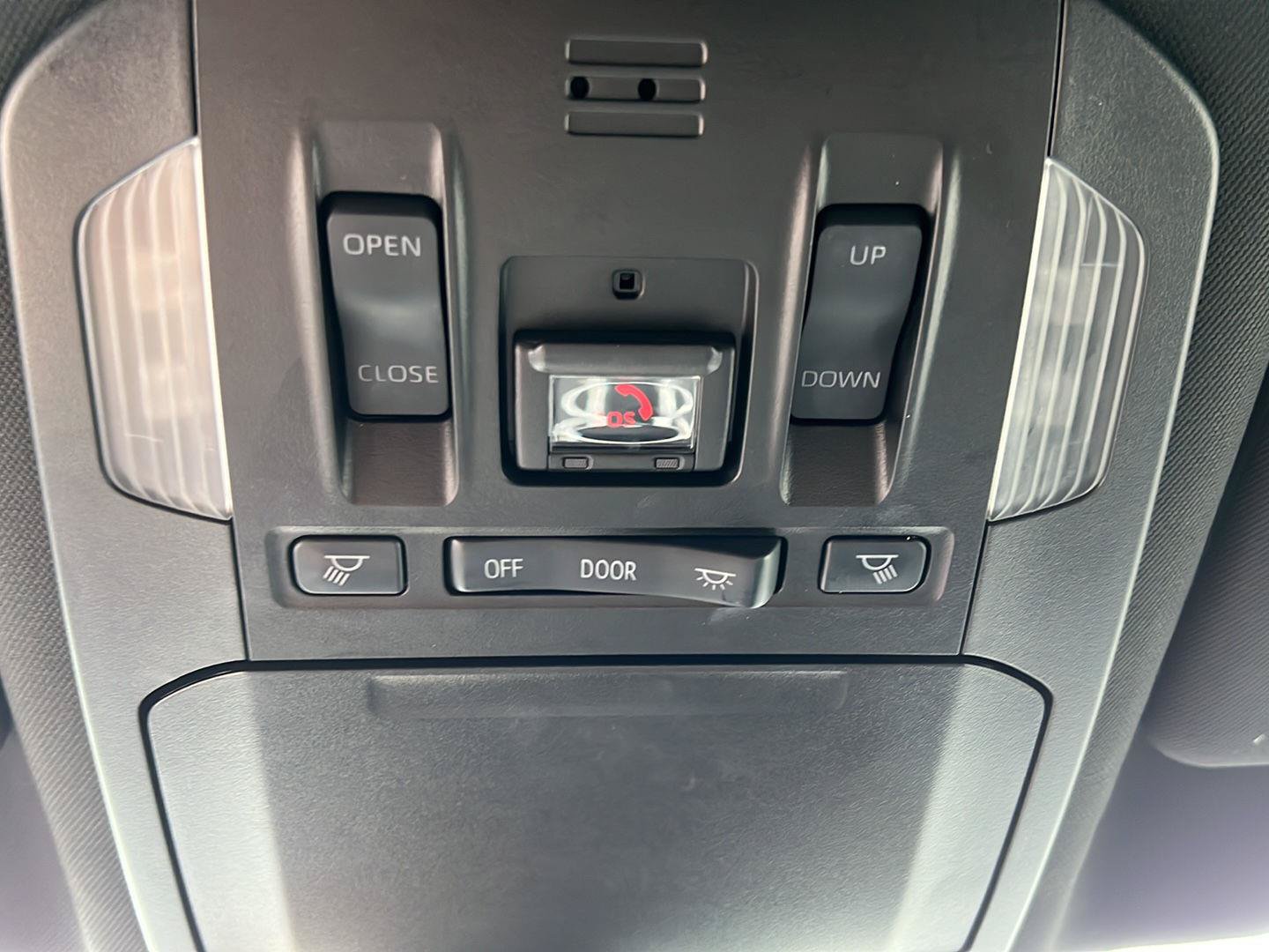 Used 2023 Toyota Highlander XSE AWD/4WD image 18