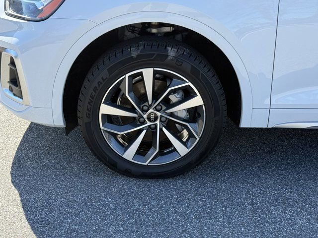 Certified 2023 Audi Q5 2.0T Premium Plus w/ Premium Plus Package AWD/4WD image 9