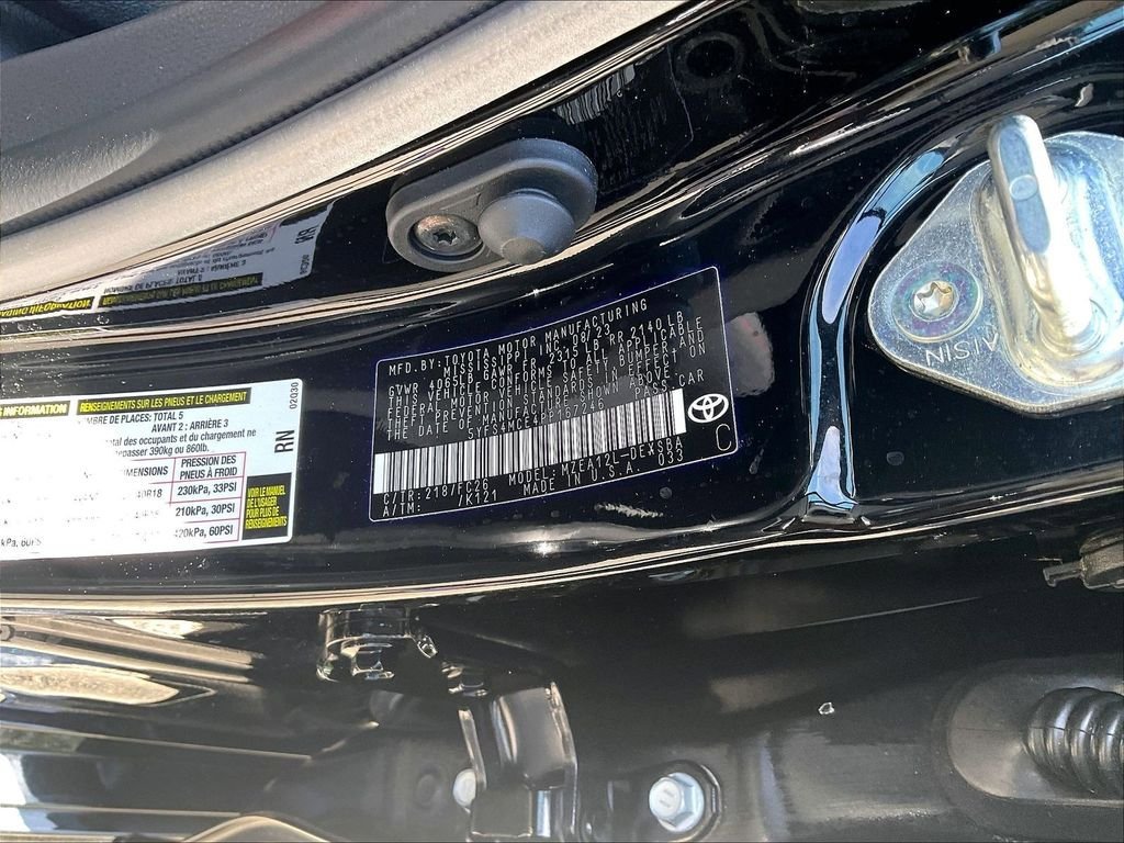 Used 2023 Toyota Corolla SE w/ Carpet Mat Package (TMS) FWD image 33