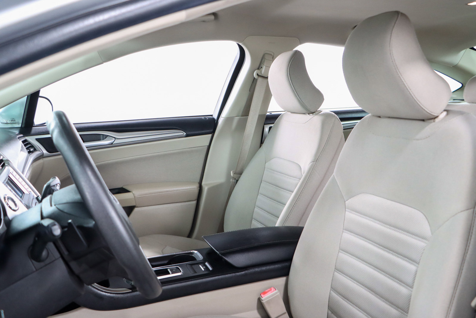 Used 2018 Ford Fusion SE image 23