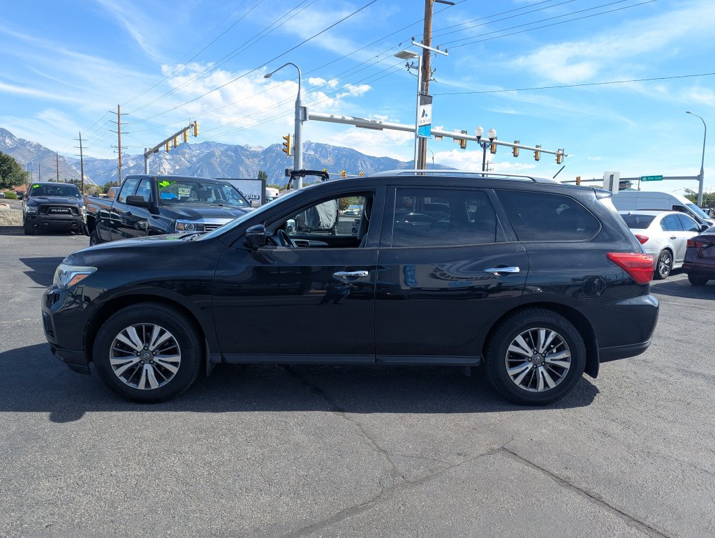 Used 2018 Nissan Pathfinder SL w/ Cargo Package FWD image 8