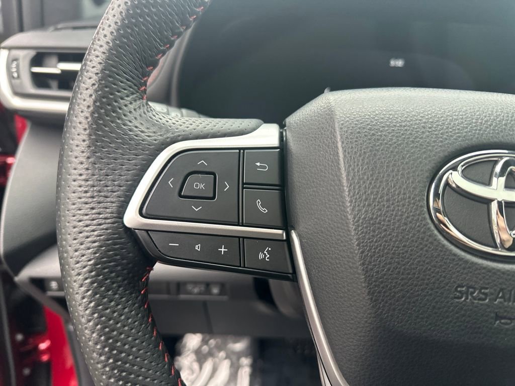 Used 2025 Toyota Sienna XSE w/ XSE Premium Package image 20