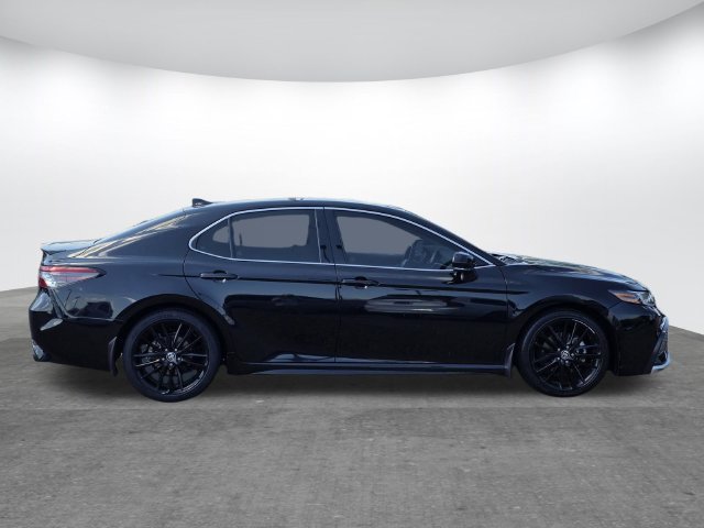 Used 2023 Toyota Camry XSE FWD image 3