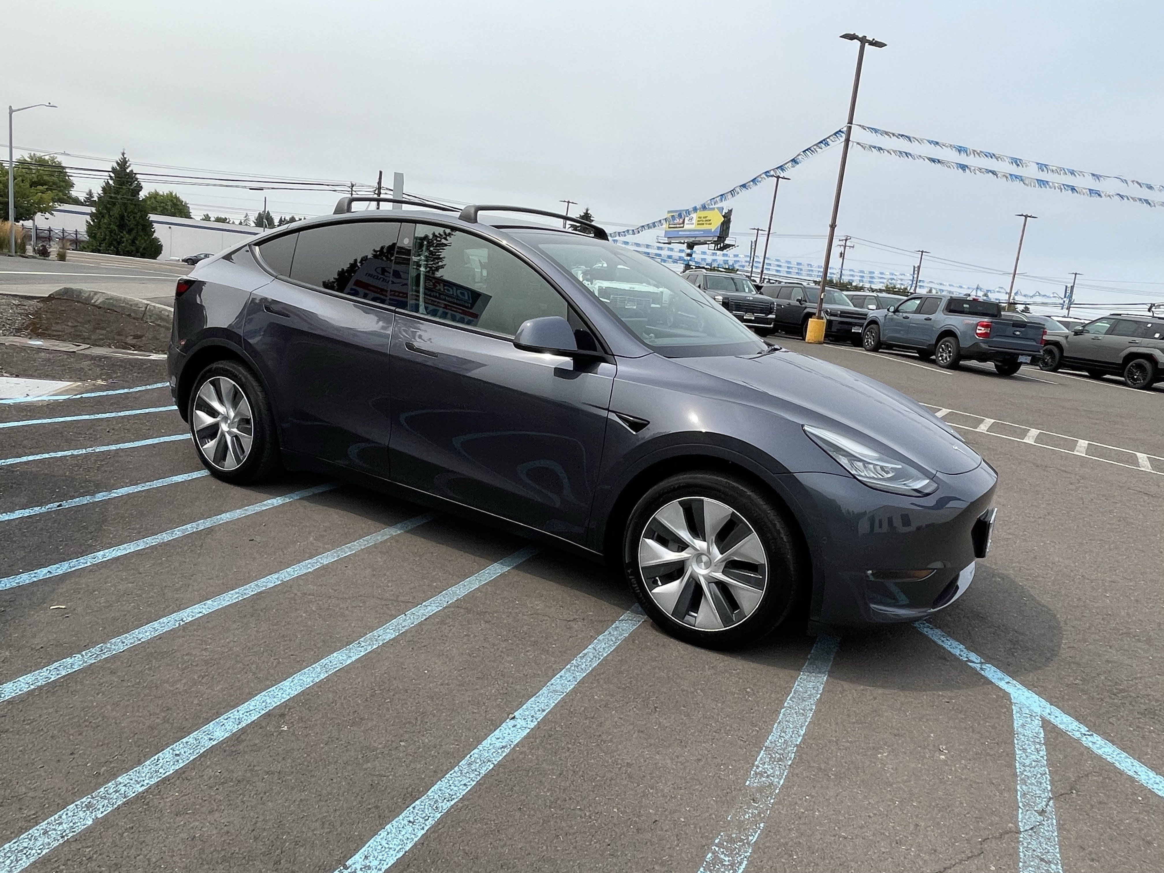 Used 2022 Tesla Model Y Long Range AWD/4WD image 7