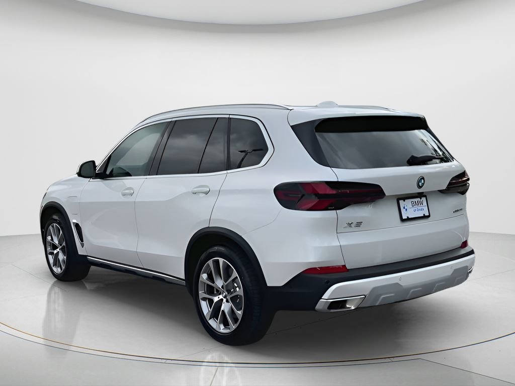 New 2026 BMW X5 xDrive50e w/ Premium Package image 6