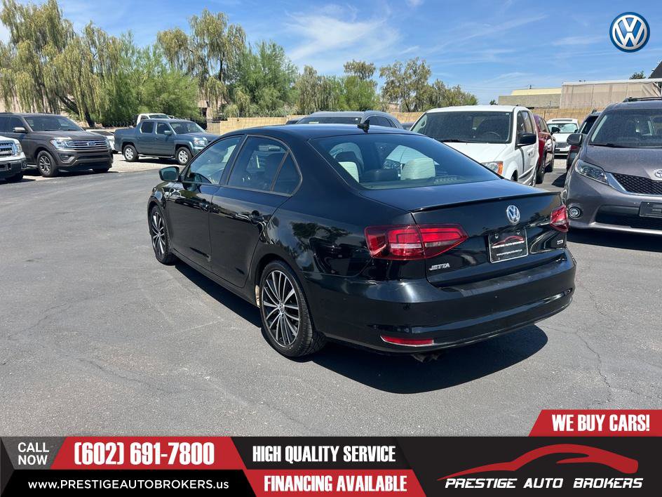 Used 2016 Volkswagen Jetta Sport FWD image 3