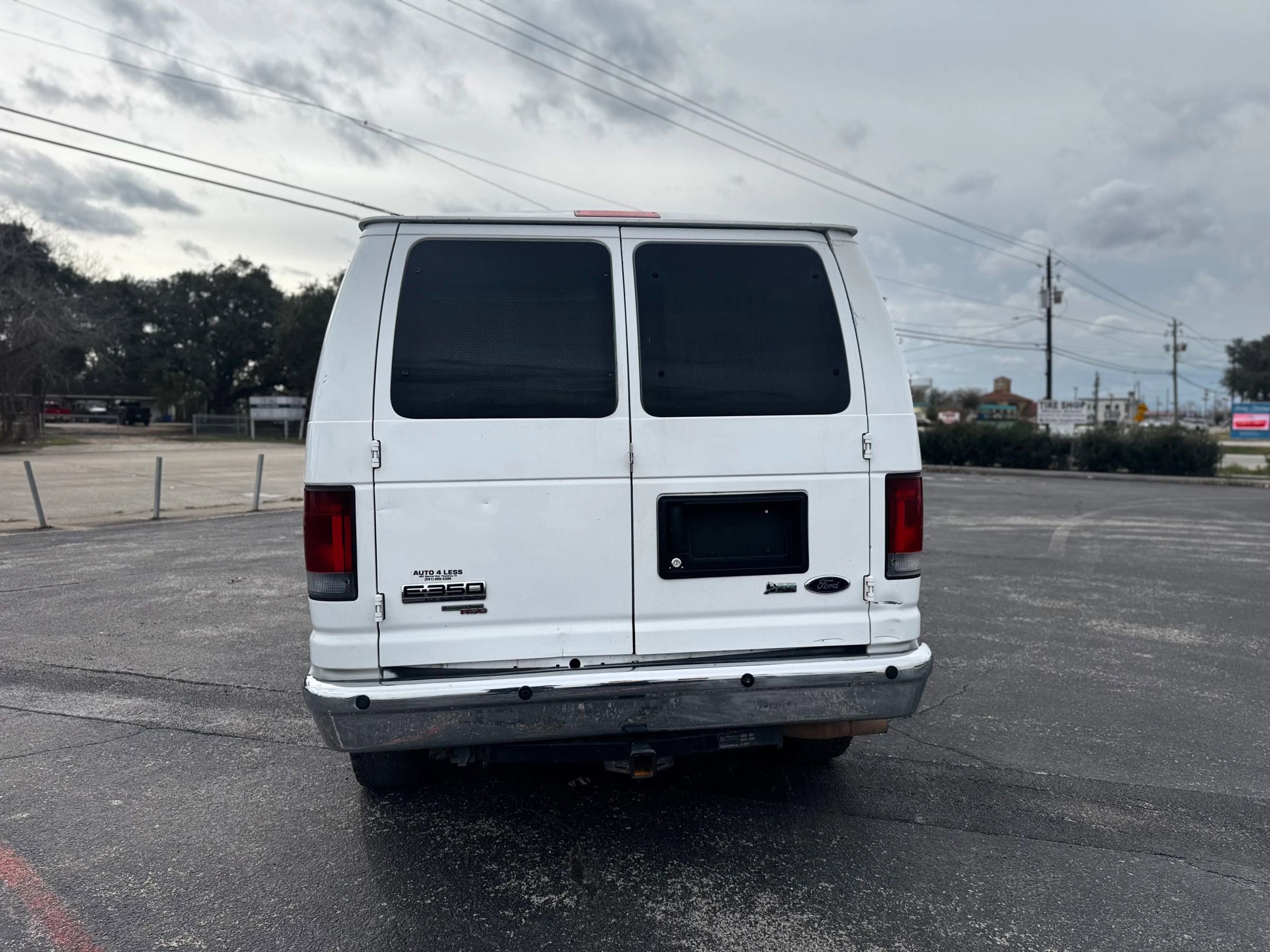 Used 2010 Ford E-350 and Econoline 350 XL image 6