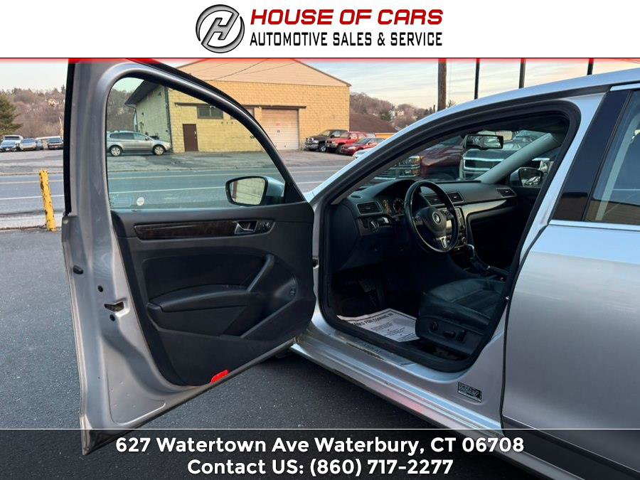 Used 2015 Volkswagen Passat TDI SEL Premium FWD image 18