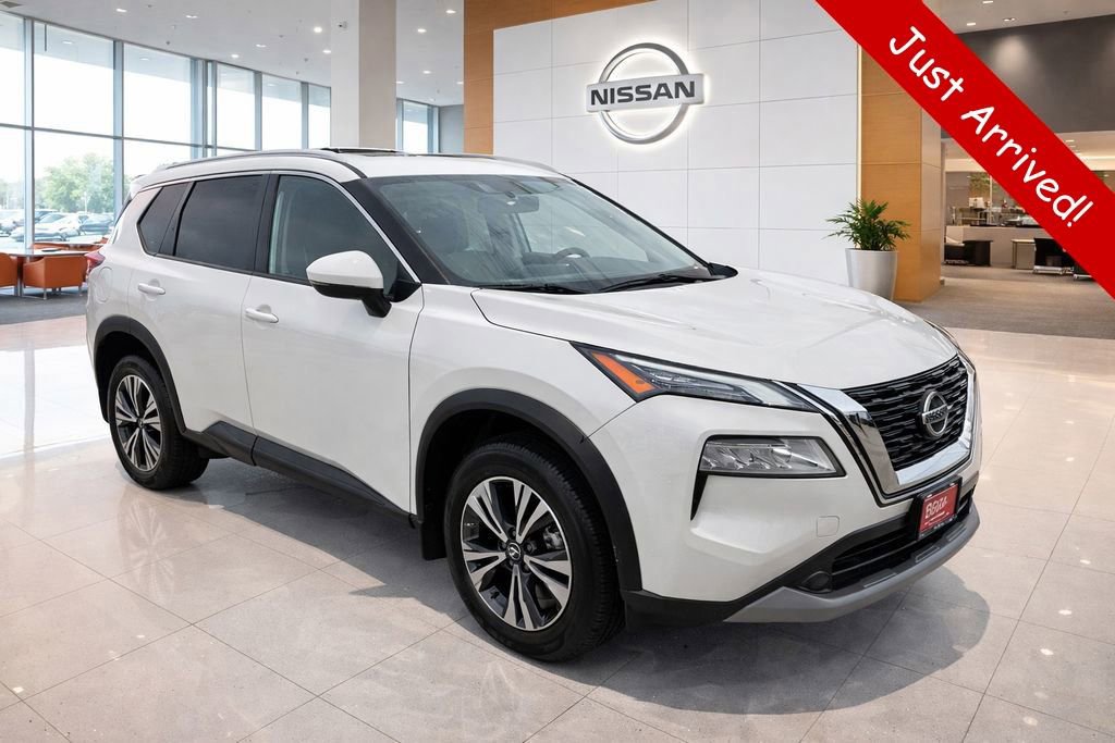 Used 2023 Nissan Rogue SV image 1