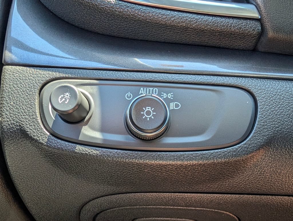 Used 2022 Buick Encore Preferred w/ Safety Package AWD/4WD image 9