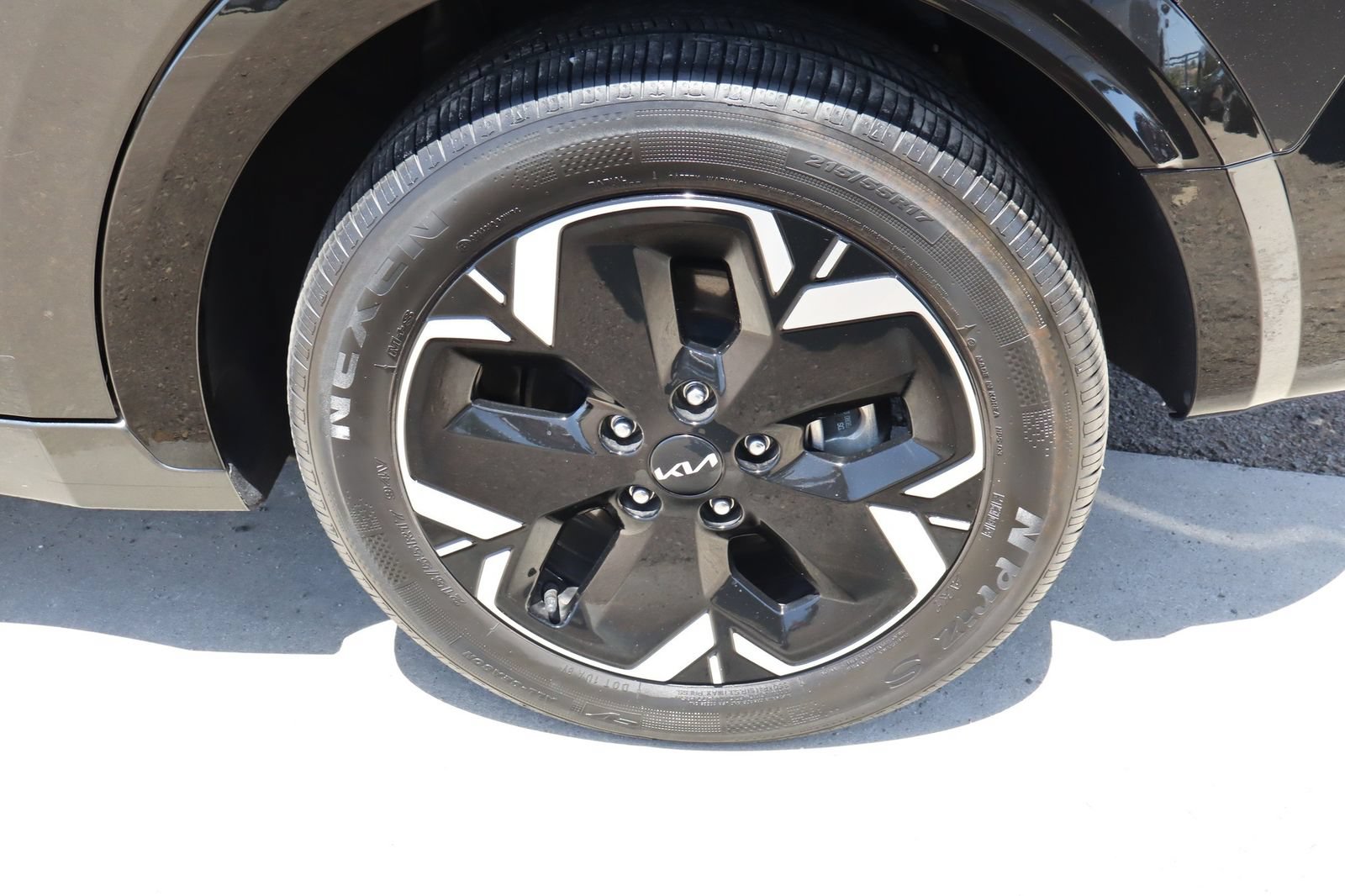 Used 2024 Kia Niro Wind FWD image 13