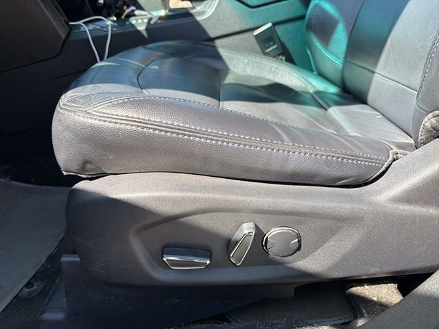 Used 2017 Ford Explorer XLT w/ Equipment Group 202A image 7