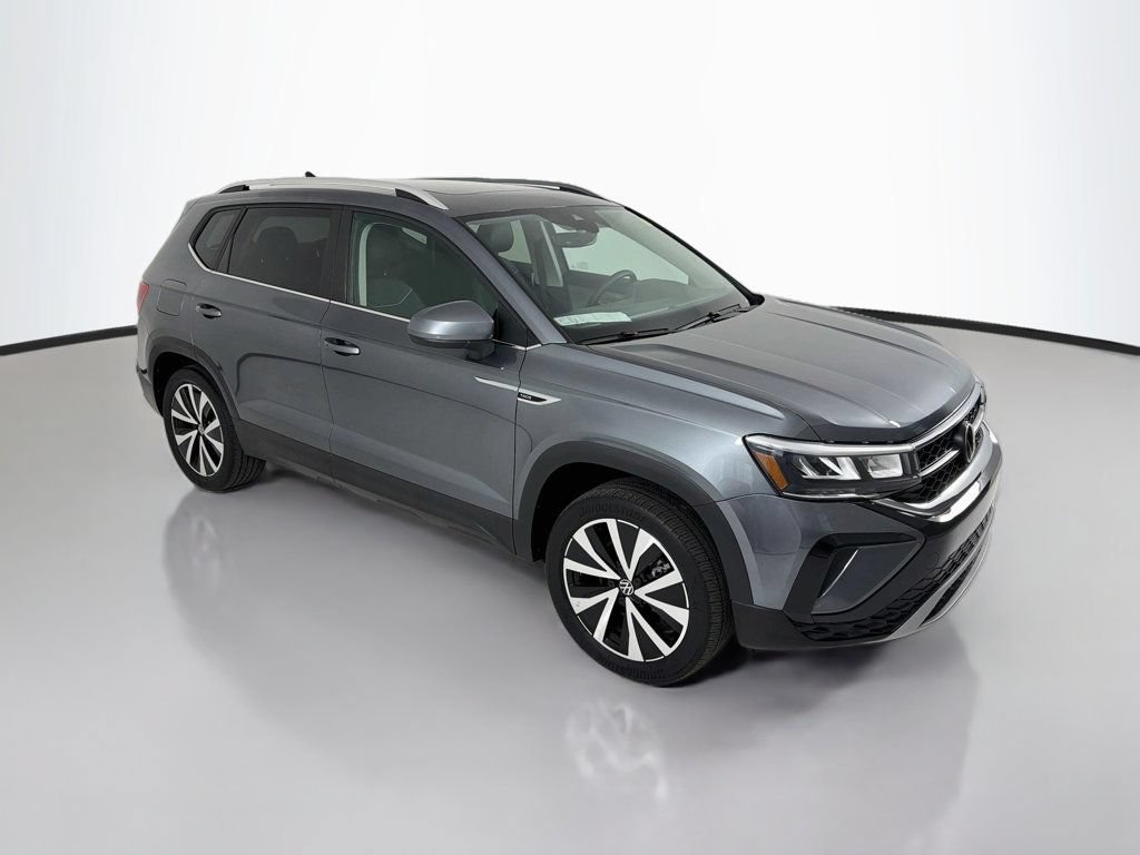 Used 2023 Volkswagen Taos SE w/ Panoramic Sunroof Package AWD/4WD image 1