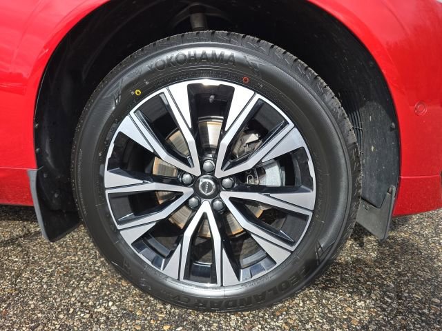 Certified 2023 Volvo XC60 B5 Plus w/ Climate Package AWD/4WD image 12