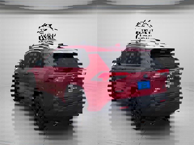 Used 2019 Toyota RAV4 LE image 3