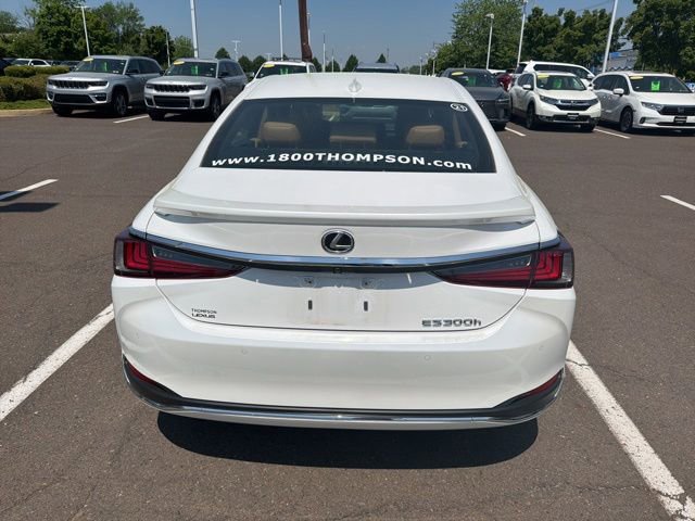 Used 2025 Lexus ES 300h w/ Technology Package FWD image 6
