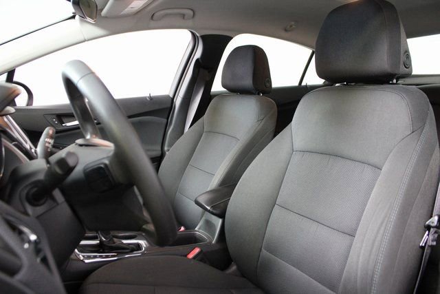Used 2017 Chevrolet Cruze LT w/ Convenience Package image 13