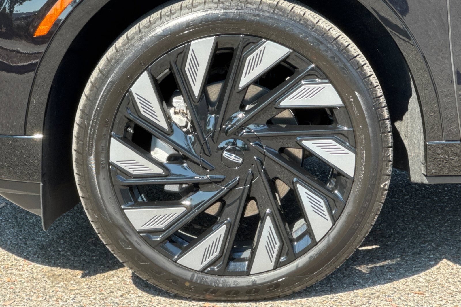 Used 2026 Lincoln Nautilus Reserve AWD/4WD image 27