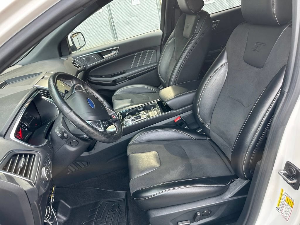 Used 2020 Ford Edge ST w/ Cold Weather Package AWD/4WD image 18