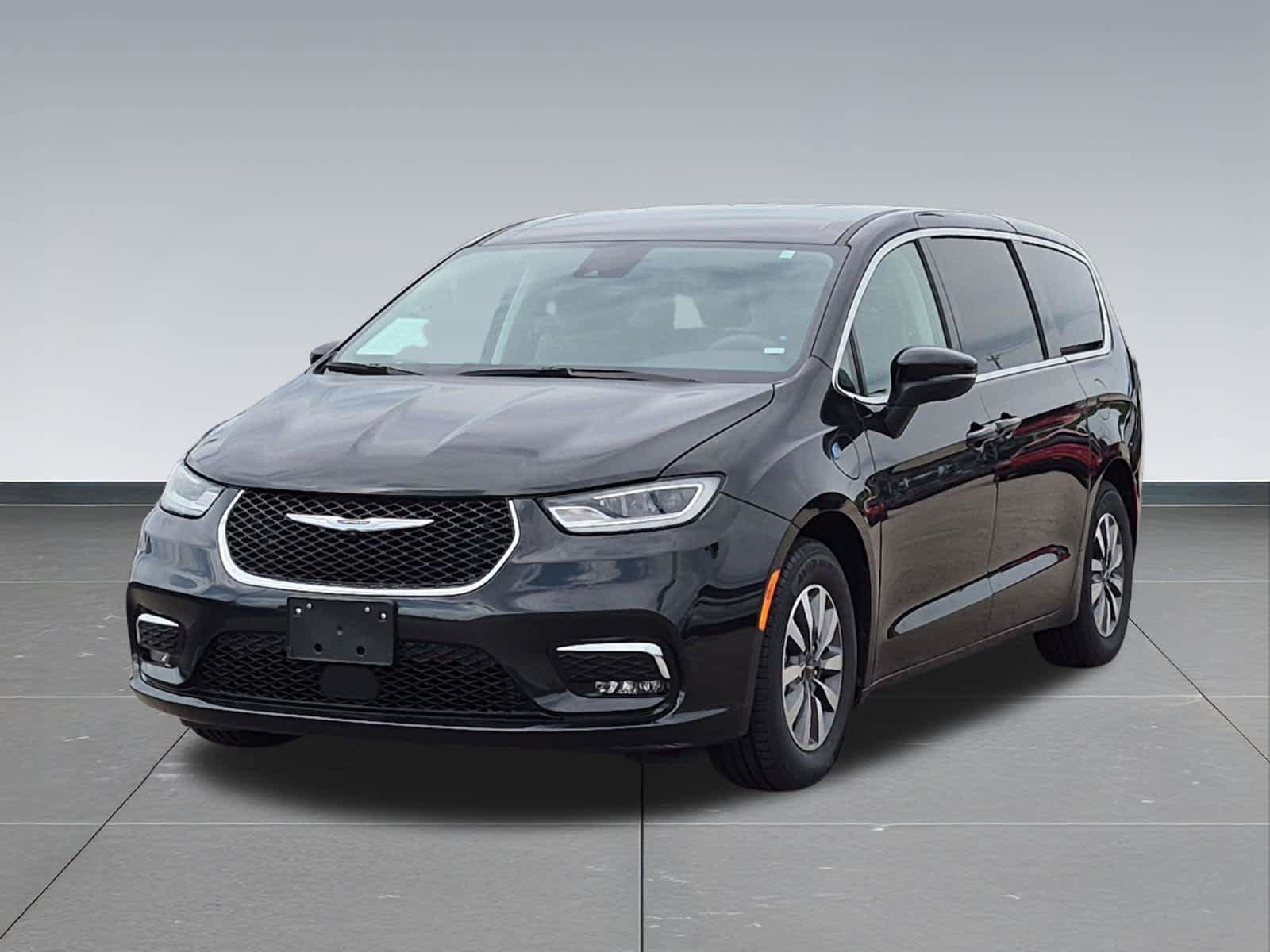 Used 2023 Chrysler Pacifica Touring-L FWD image 10