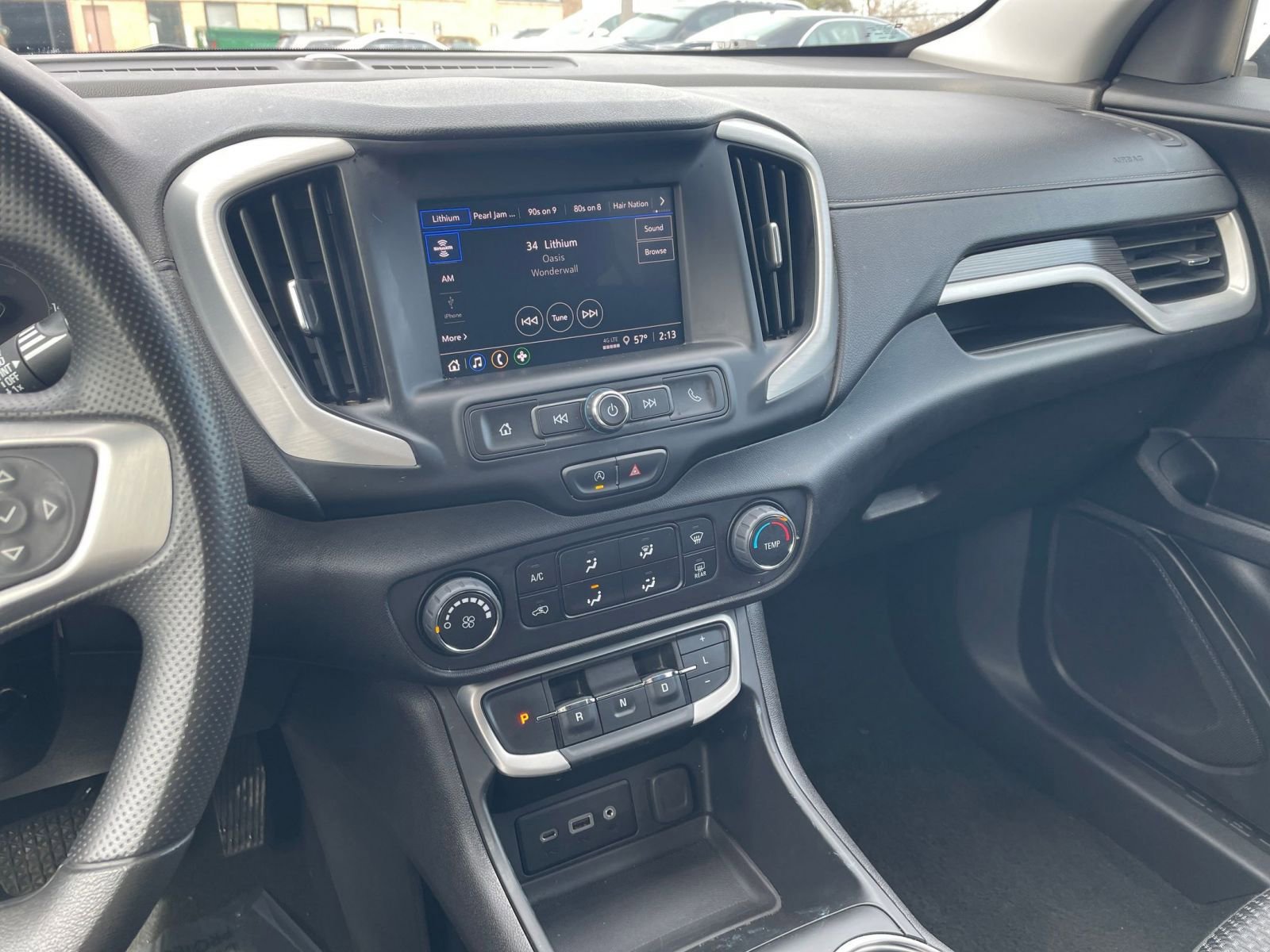 Used 2024 GMC Terrain SLE image 17