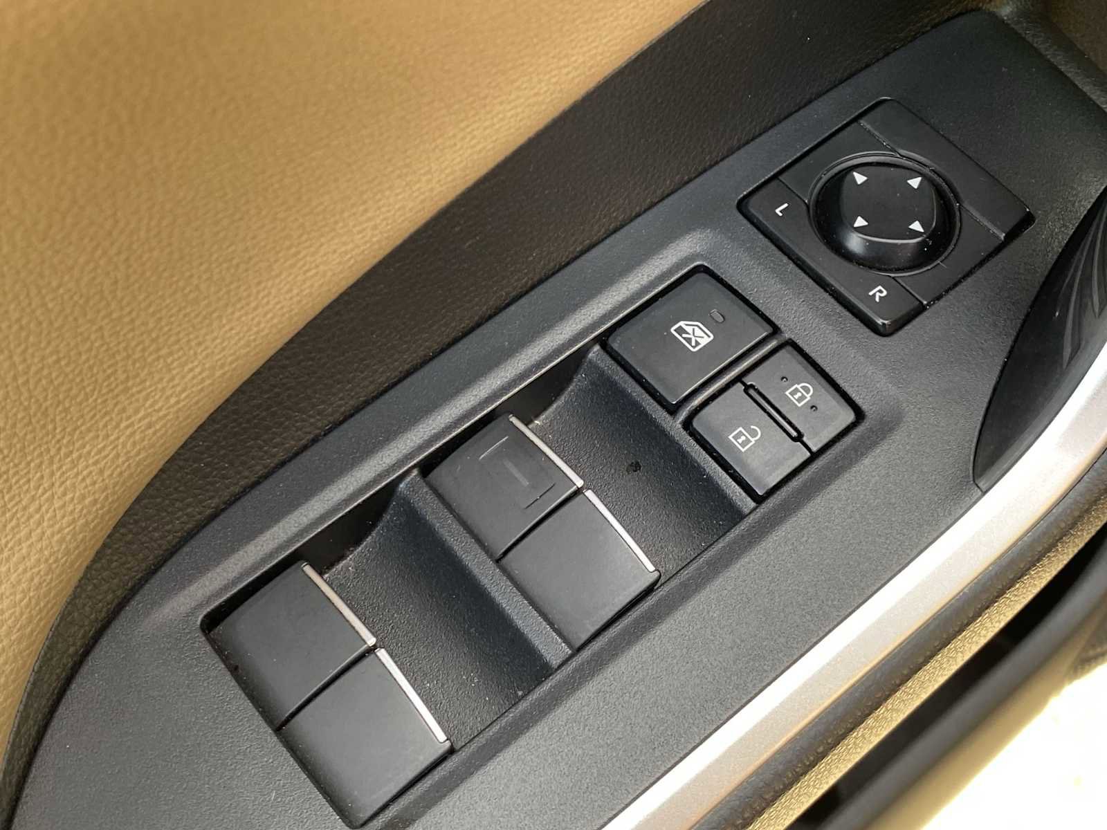 Used 2021 Toyota RAV4 Limited AWD/4WD image 20