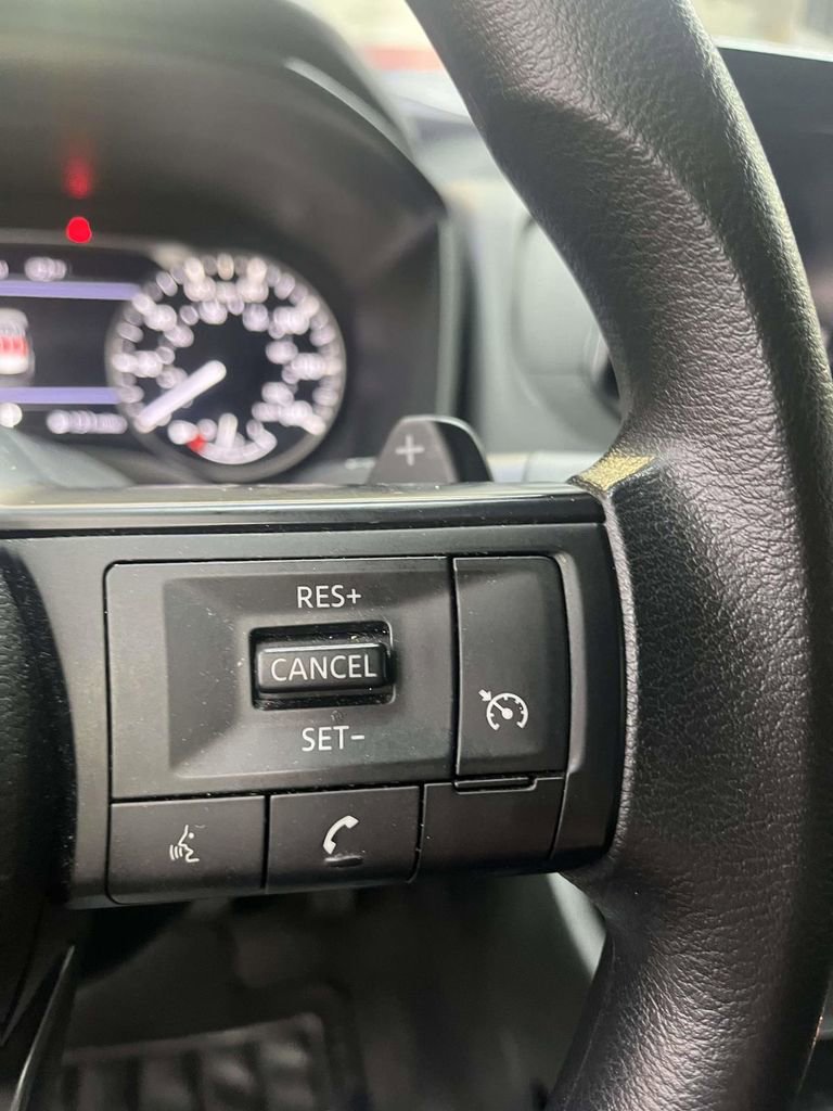 Used 2023 Nissan Rogue S AWD/4WD image 22