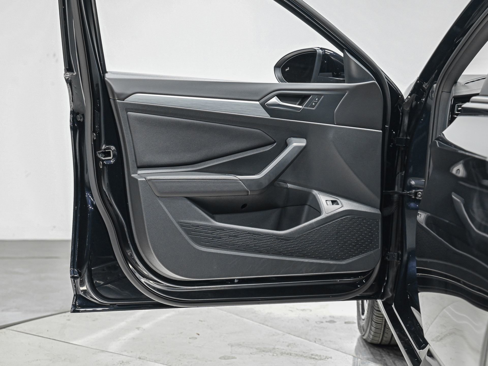 Used 2025 Volkswagen Jetta Sport image 12