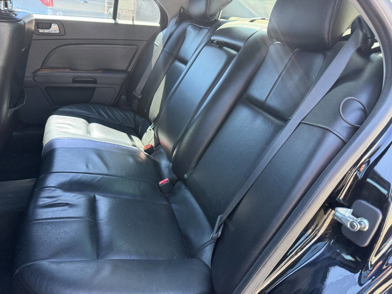 Used 2008 Cadillac STS w/ Preferred Equipment Group image 25