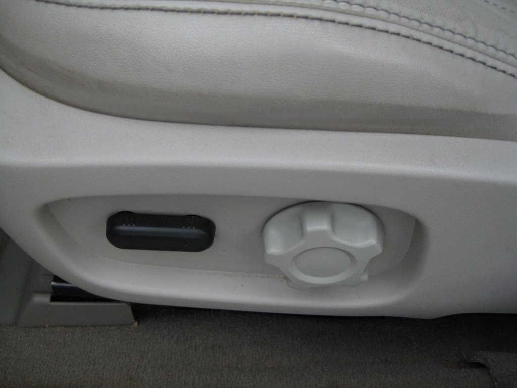 Used 2011 Ford Taurus SEL w/ 201A Rapid Spec Order Code image 13