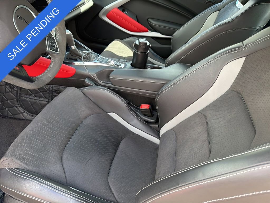 Used 2022 Chevrolet Camaro SS RWD image 8