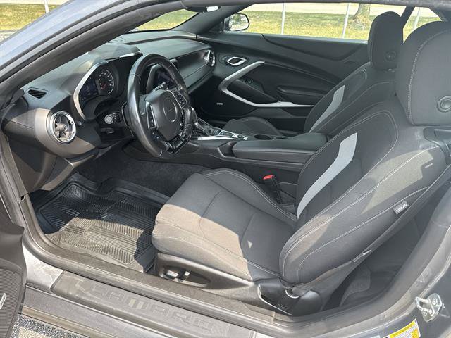 Used 2021 Chevrolet Camaro LT w/ Technology Package RWD image 13