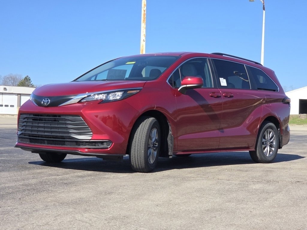 New 2026 Toyota Sienna LE image 17