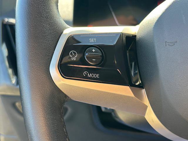 Used 2025 BMW iX xDrive50 AWD/4WD image 23