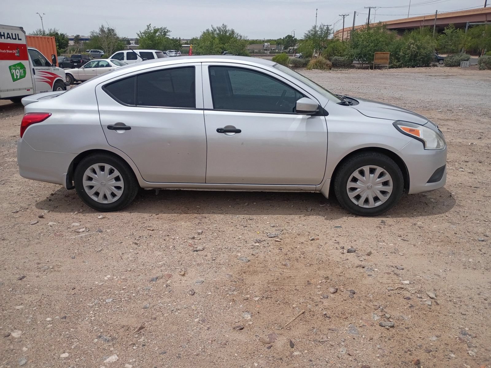 Used 2018 Nissan Versa S Plus FWD image 2
