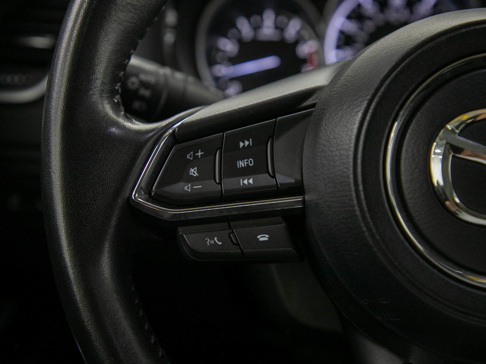 Used 2023 MAZDA CX-9 Touring Plus AWD/4WD image 25