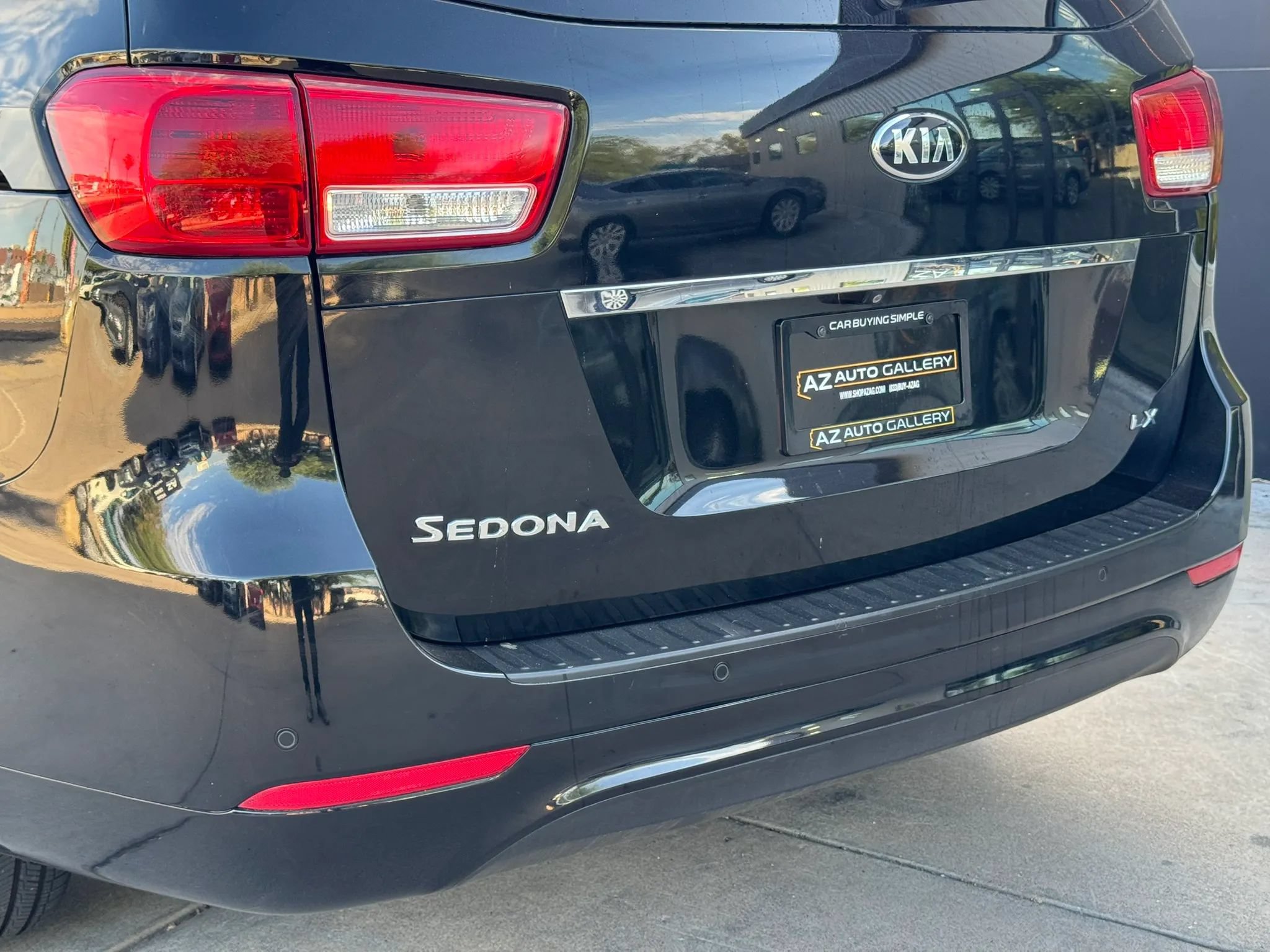 Used 2017 Kia Sedona LX w/ LX Essentials Premium Package FWD image 51