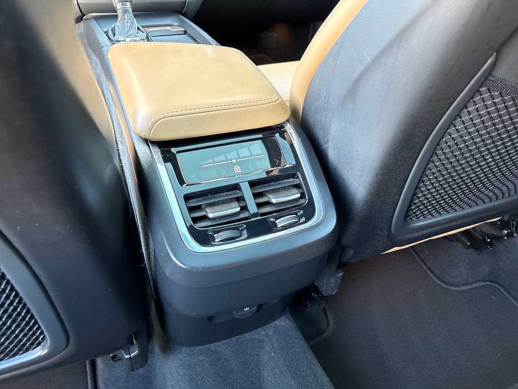 Used 2021 Volvo XC60 T5 Inscription w/ Advanced Package image 35