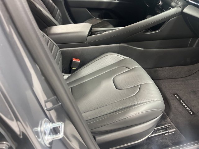 Certified 2025 Hyundai Elantra Limited image 23