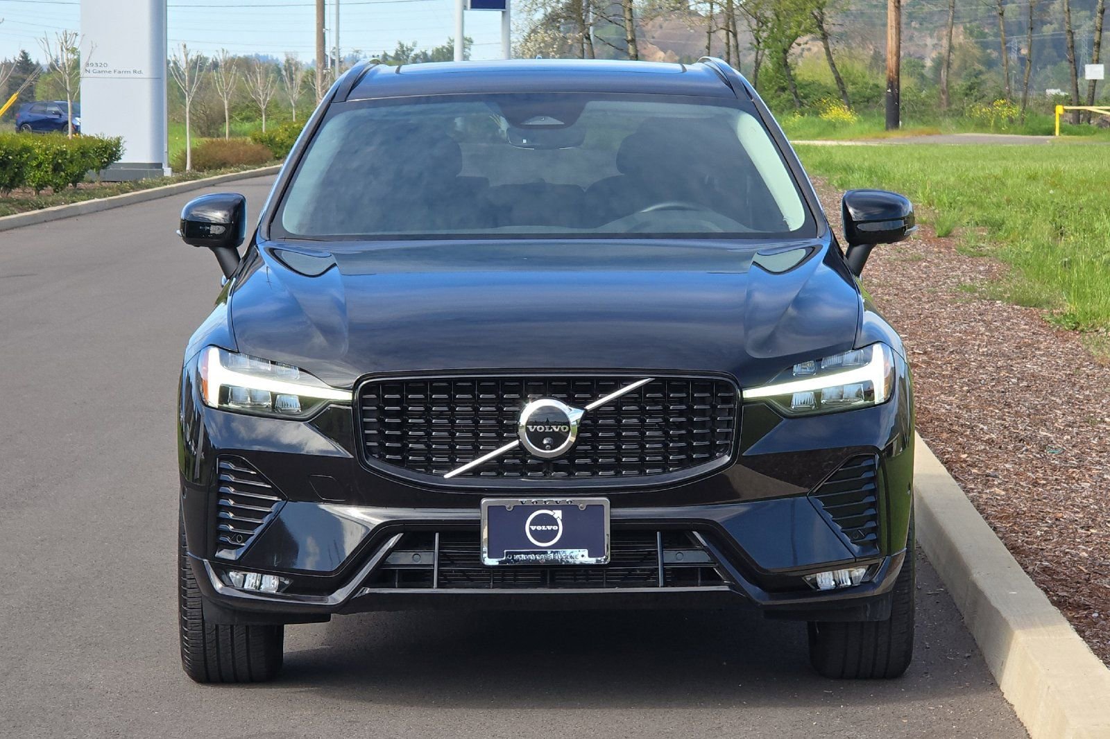 Used 2025 Volvo XC60 B5 Plus image 8