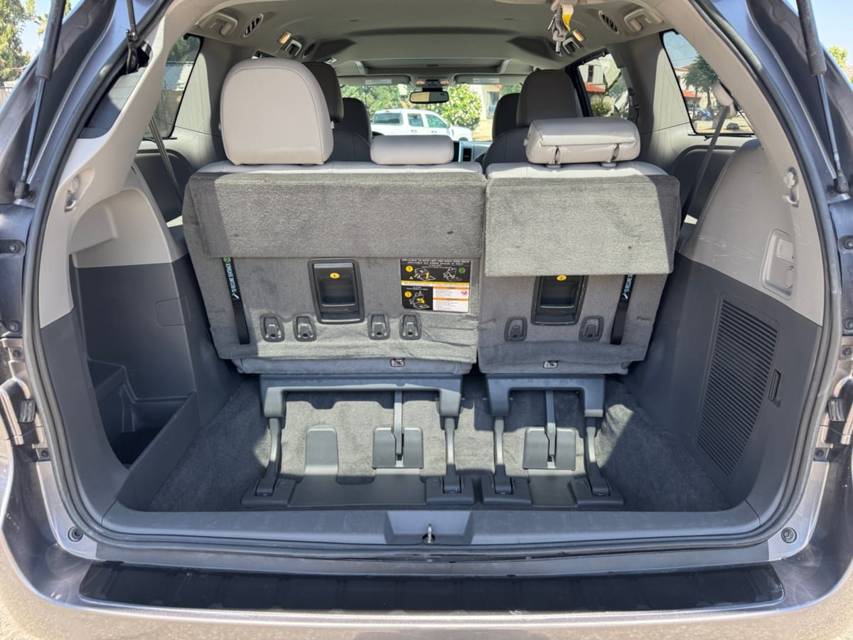 Used 2018 Toyota Sienna XLE w/ XLE Navigation Package AWD/4WD image 21